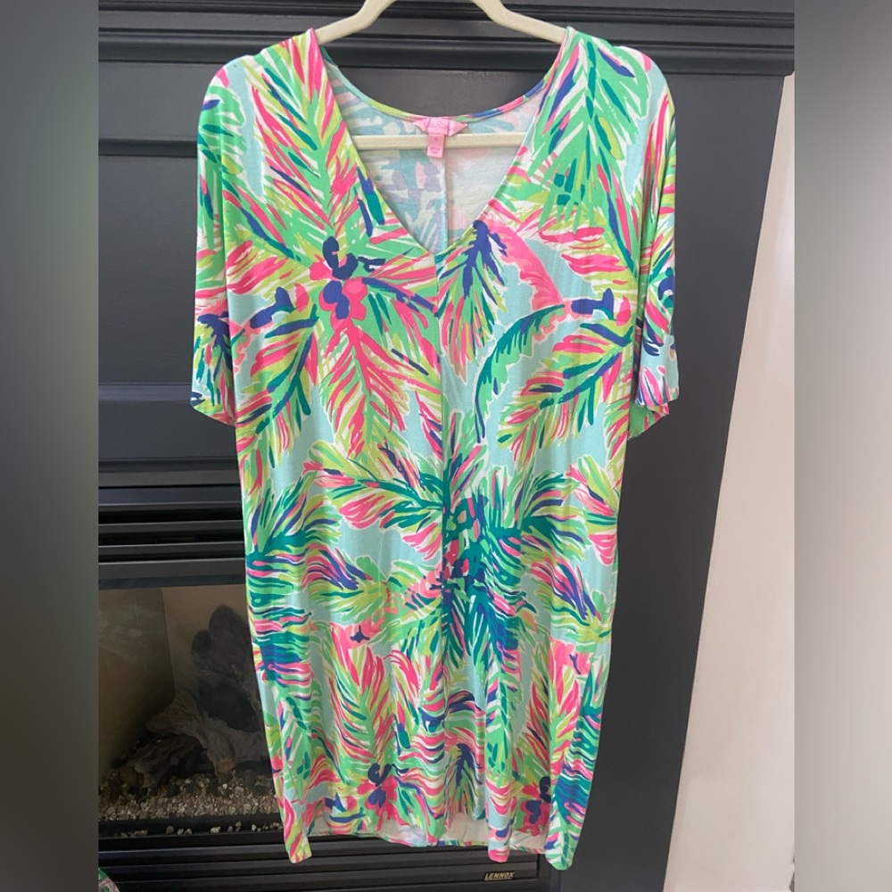 EUC. $5 off today Vibrant Lily P. dress